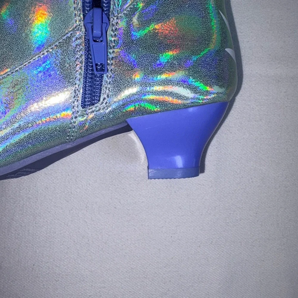 Disney Frozen kids Elsa Boots Size 2/3 Blue Holographic Iridescent Faux Pearl